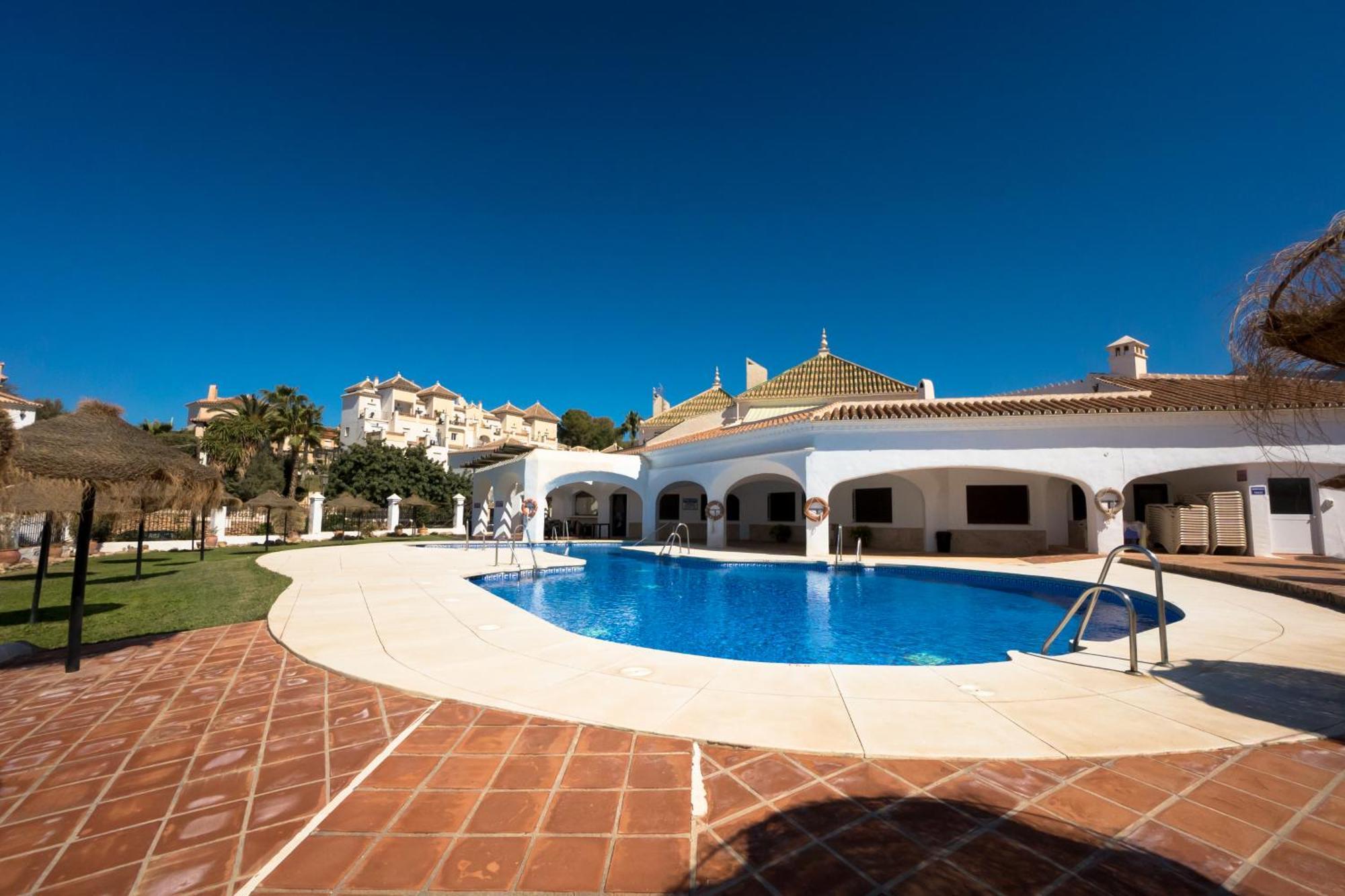 Capistrano Playa 512 Menyber Apartment Нерха Екстериор снимка